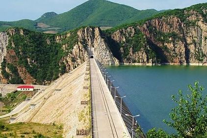 混凝攪拌泵車，四川土溪口水庫(kù)建設(shè)施工