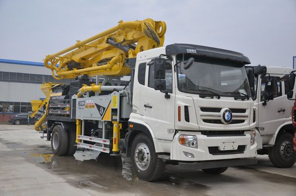 混凝土攪拌泵車(chē)在福建新機(jī)開(kāi)工，祝老板財(cái)源滾滾來(lái)